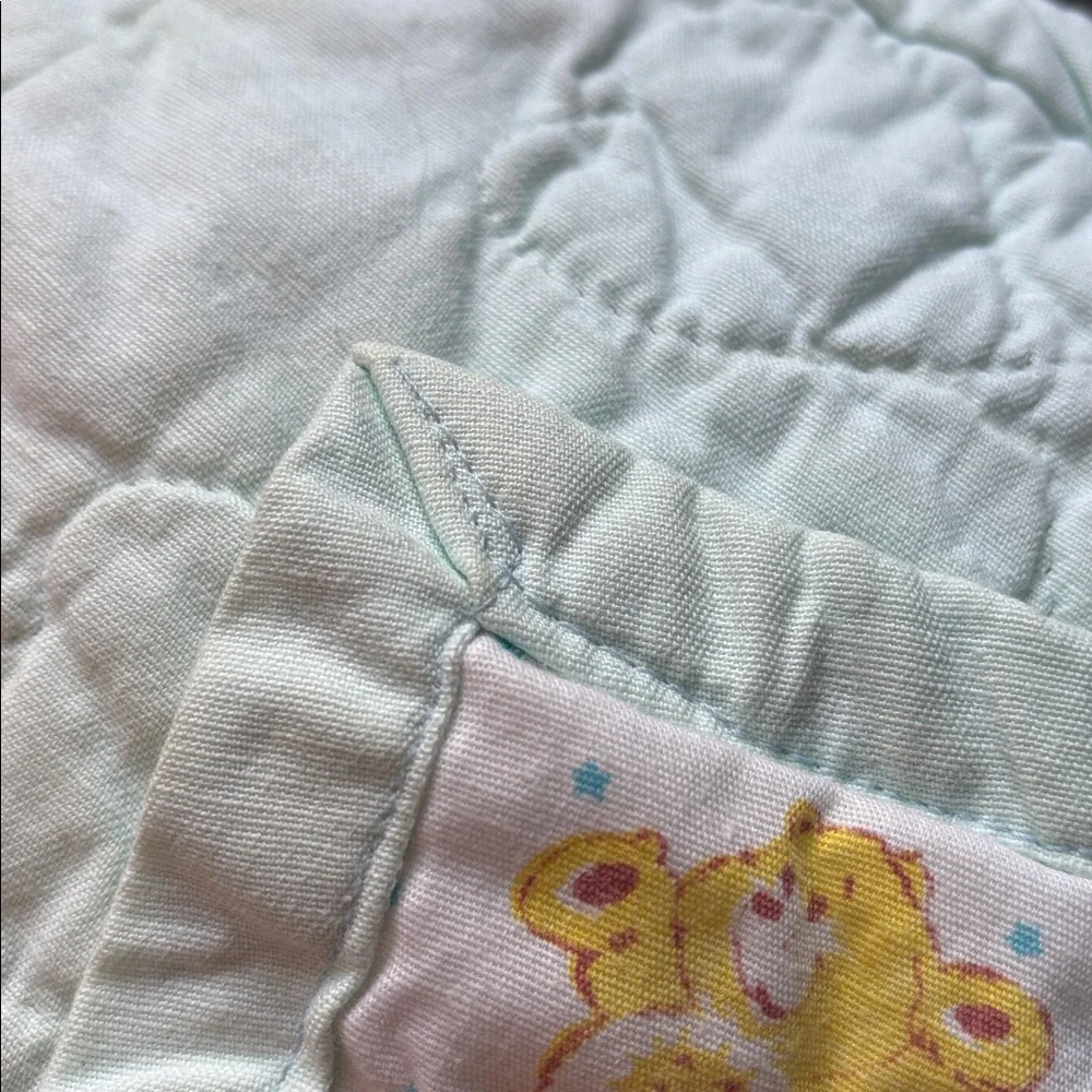 CARE BEARS VINTAGE PRE OWNED HANDMADE NURSERY BABY QUILT 29 X 41